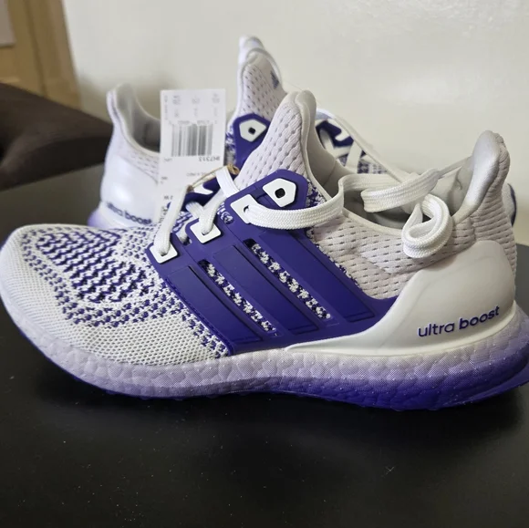 Brand New!! NWT ADIDAS Ultra BOOST Athletic Shoes Size Womens 6.5 - Picture 8 of 10
